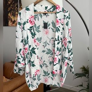 NWT RW&Co White Floral Kimono